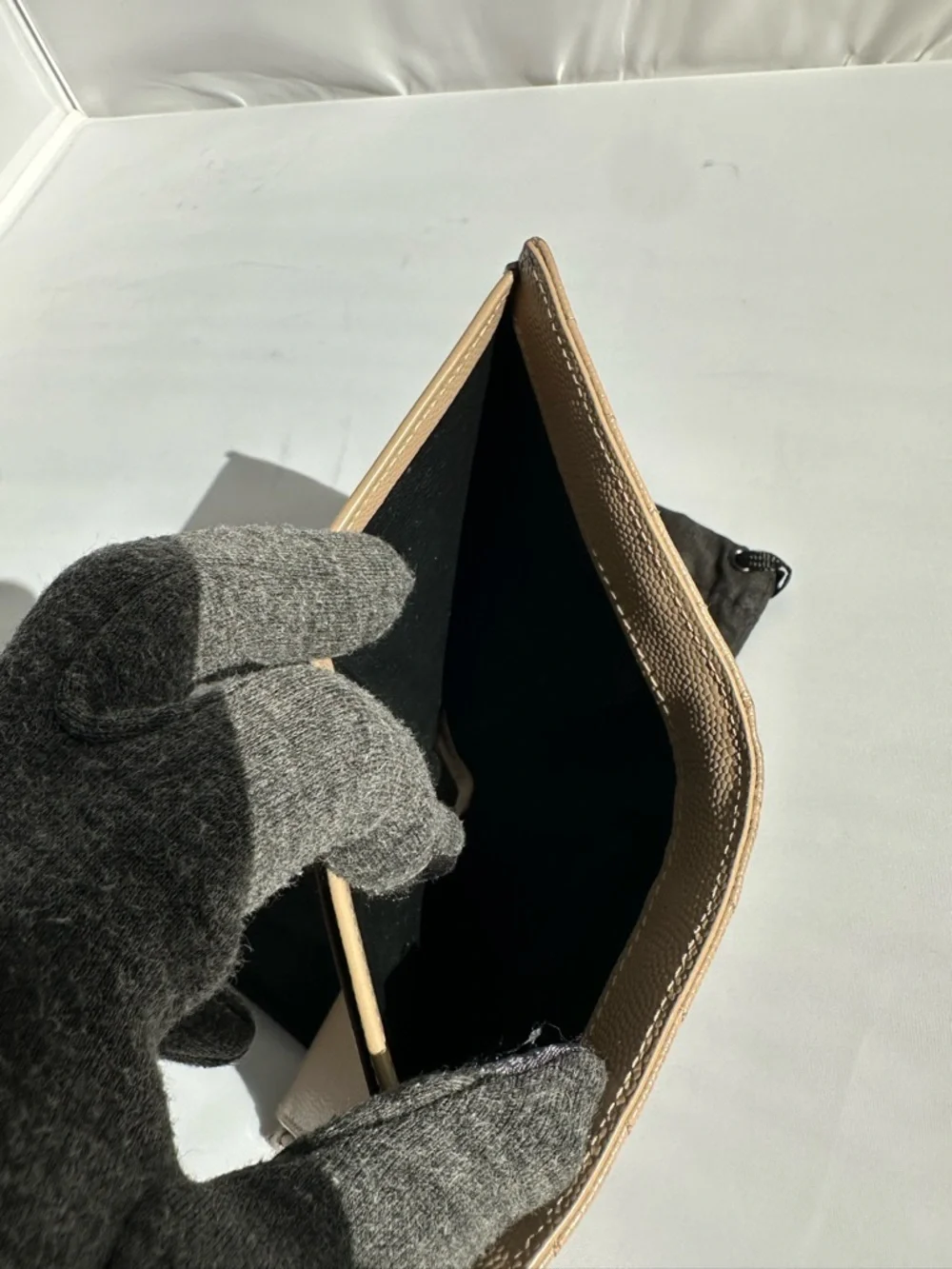 Saint Laurent Beige Compact Wallet - Picture 3 of 6